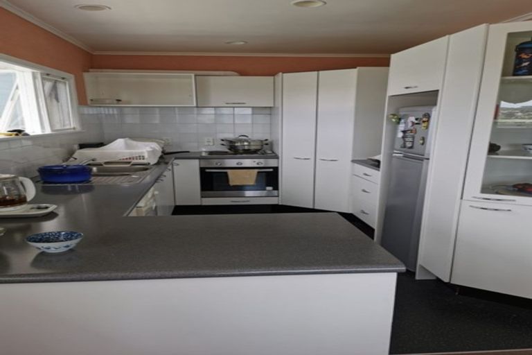Photo of property in 2/7 Folkestone Street, Murrays Bay, Auckland, 0630