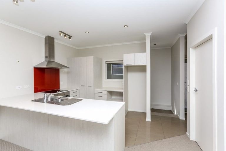 Photo of property in The Strand, 7/16 Ronald Street, Strandon, New Plymouth, 4312