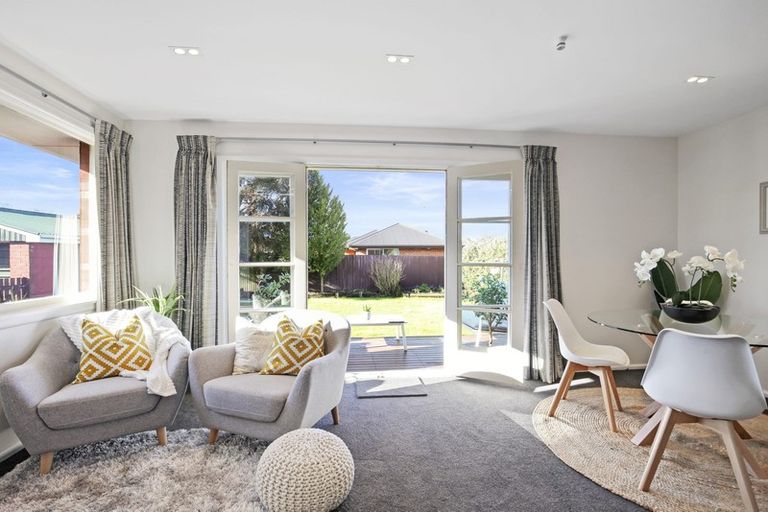 Photo of property in 6 Rossiter Avenue, Redwood, Christchurch, 8051