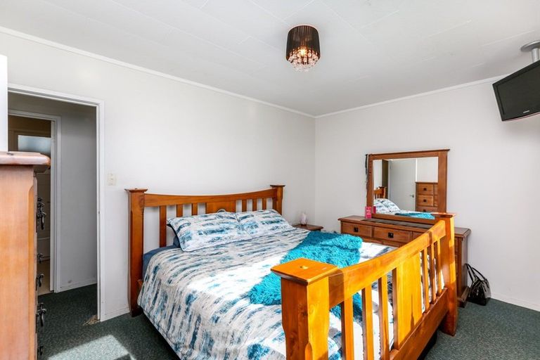 Photo of property in 24 Waipapa Road, Waitara, 4383