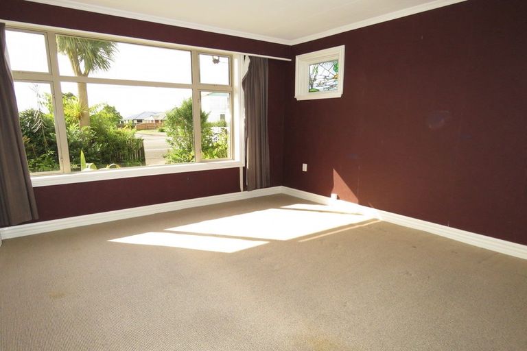 Photo of property in 32 Brougham Street, Westport, 7825