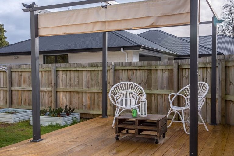 Photo of property in 28 Garrison Street, Carterton, 5713