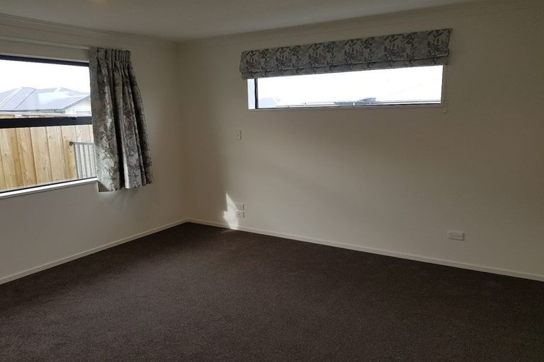 Photo of property in 17 Tutton (pvt) Mews, Rangiora, 7400