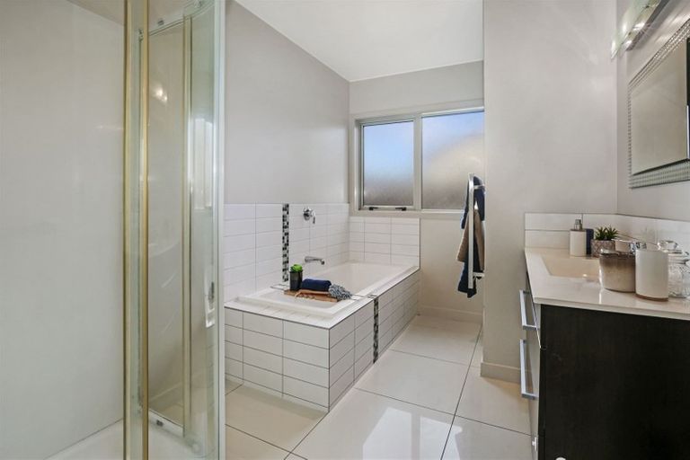 Photo of property in 95 Te Puia Drive, Aotea, Porirua, 5024