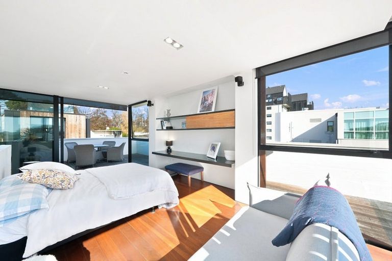 Photo of property in 1 Millbank Lane, Merivale, Christchurch, 8014