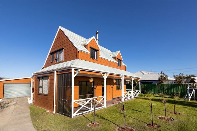 Photo of property in 13 Farmar Street, Mayfield, Blenheim, 7201