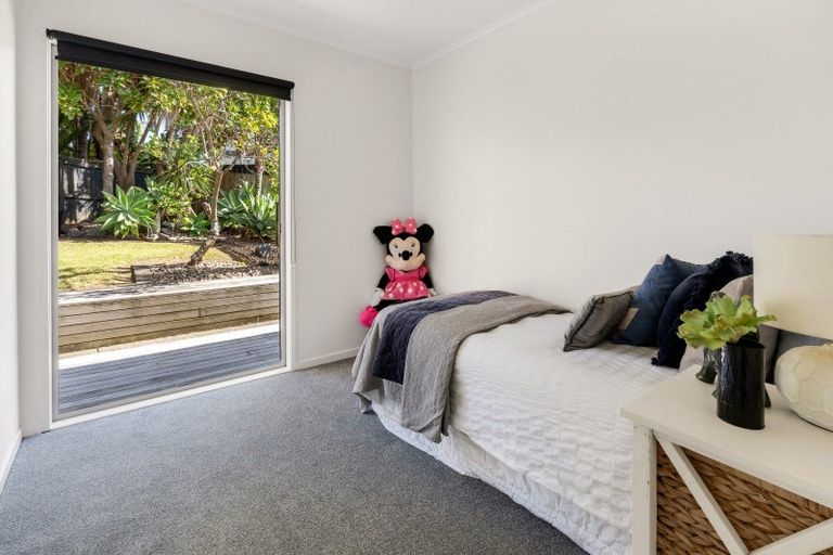 Photo of property in 8 Tuscan Place, Half Moon Bay, Auckland, 2012