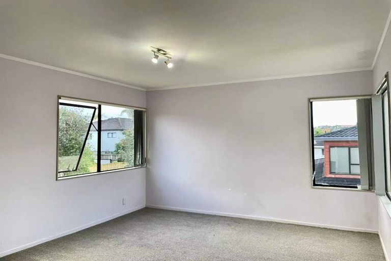Photo of property in 49 Marina View Drive, West Harbour, Auckland, 0618