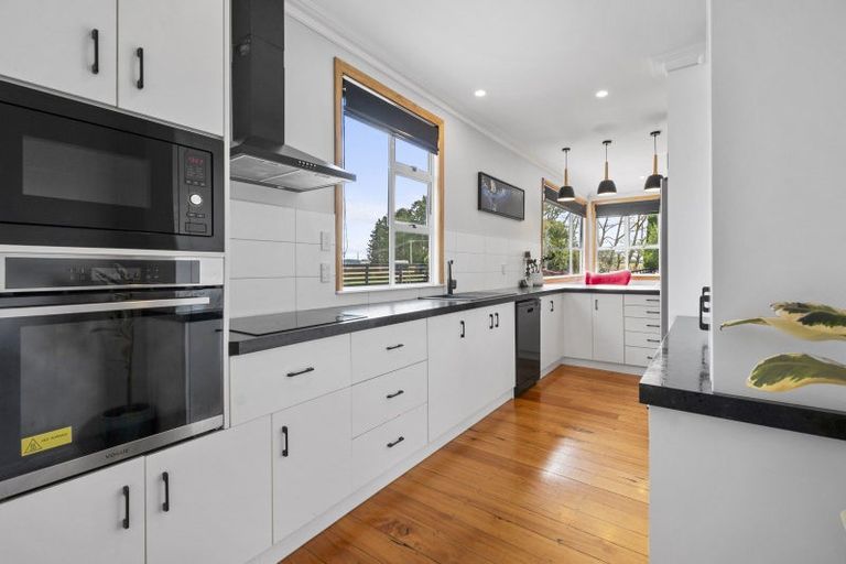 Photo of property in 501 Halcombe Road, Feilding, 4775