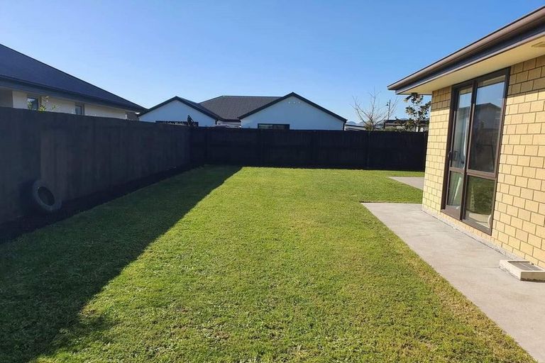 Photo of property in 8 Hedge Close, Halswell, Christchurch, 8025