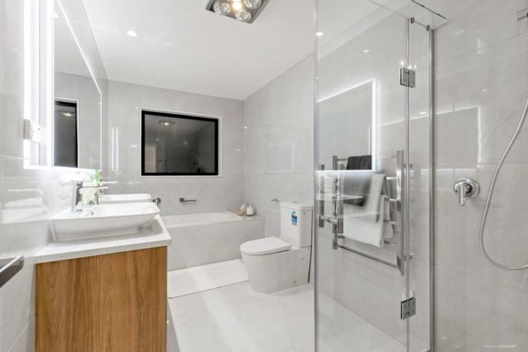 Photo of property in 60 Lime Hill Rise, Flat Bush, Auckland, 2019