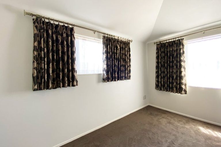 Photo of property in 33 Saint Maroun Rise, The Gardens, Auckland, 2105