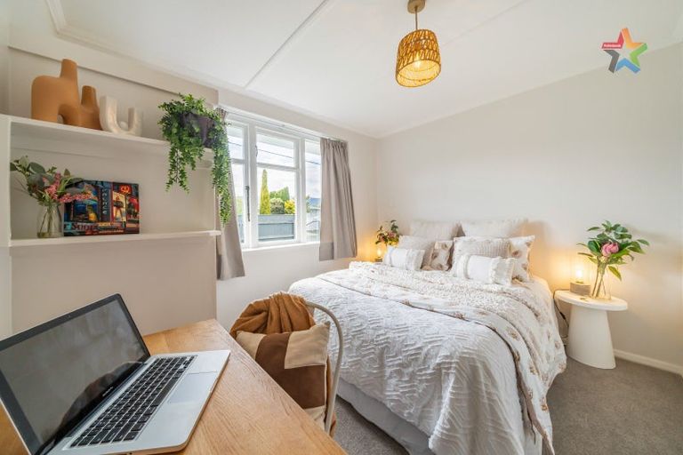 Photo of property in 1 Davis Crescent, Elderslea, Upper Hutt, 5018