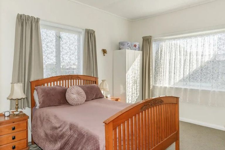 Photo of property in 2 Curtis Street, Hector, 7822