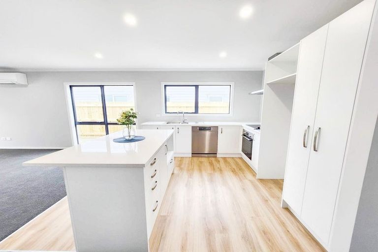 Photo of property in 13 Rotoiti Place, Paraparaumu, 5032