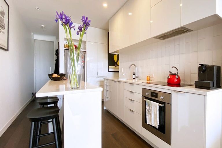 Photo of property in 9/83 Hinemoa Street, Birkenhead, Auckland, 0626