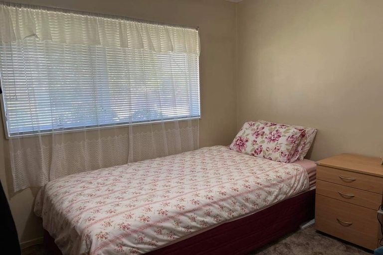 Photo of property in 83 Lynwood Road, New Lynn, Auckland, 0600