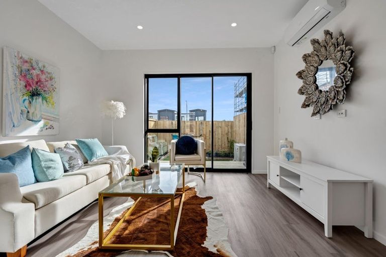 Photo of property in 6 Kiato Lane, Flat Bush, Auckland, 2019