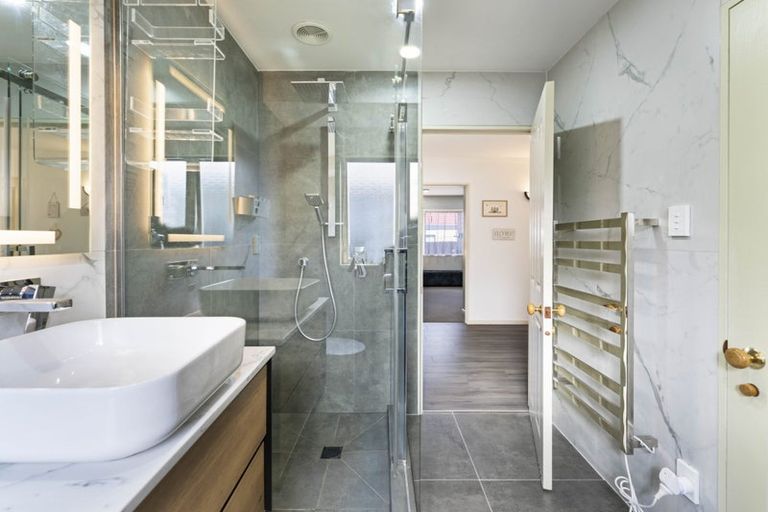 Photo of property in 75 Kamara Road, Glen Eden, Auckland, 0602