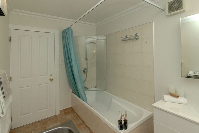 Photo of property in 21 Milton Road, Bluff Hill, Napier, 4110