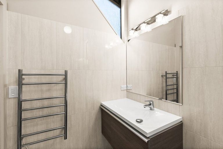 Photo of property in 82 Tauroa Road, Havelock North, 4130