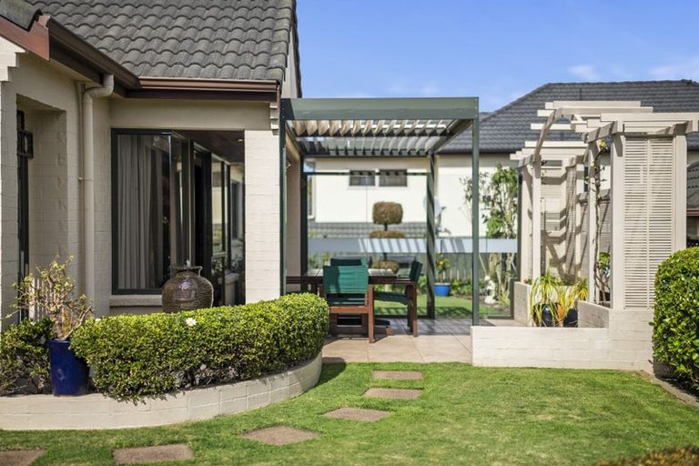 Photo of property in 25 Kilsyth Way, East Tamaki Heights, Auckland, 2016