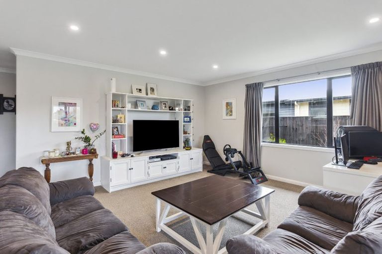 Photo of property in 8 Christow Court, Paraparaumu, 5032