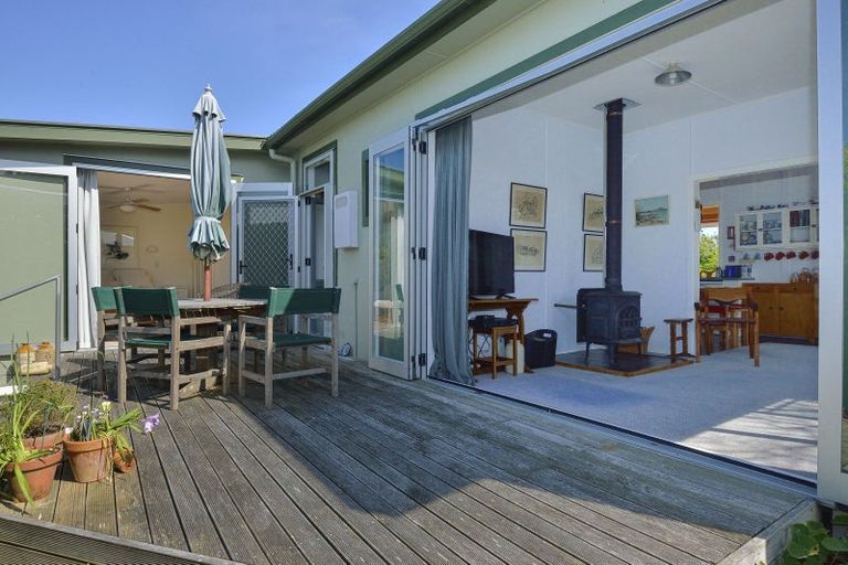 Photo of property in 53 Fortescue Street, Mahia, Nuhaka, 4198