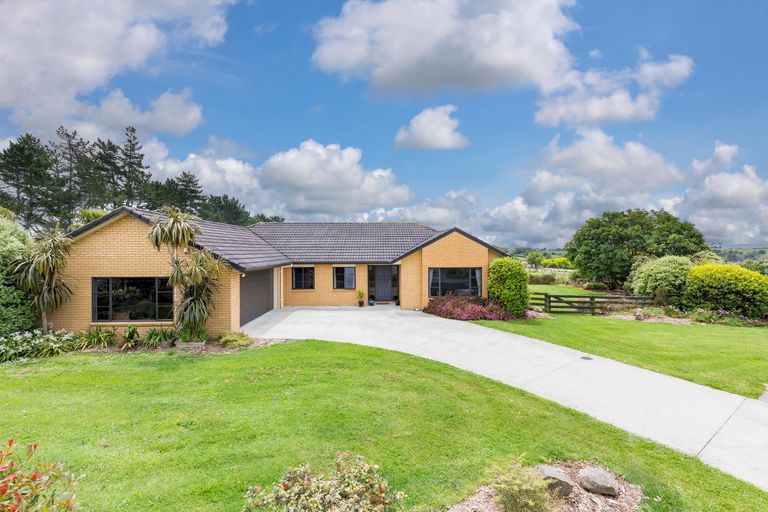 Photo of property in 112 Butcher Road, Pukekohe, 2120