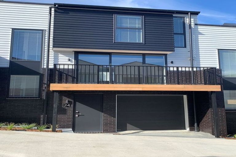 Photo of property in 24 Panoni Lane, Howick, Auckland, 2014