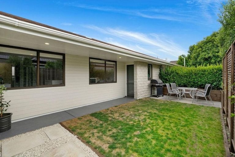 Photo of property in 1/7 Ringwood Place, Avonhead, Christchurch, 8042
