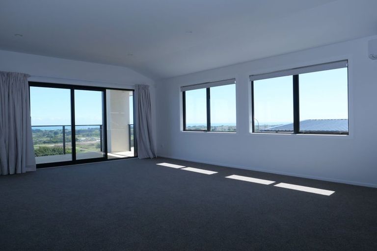 Photo of property in 13 Wilson Way, Waikanae, 5036