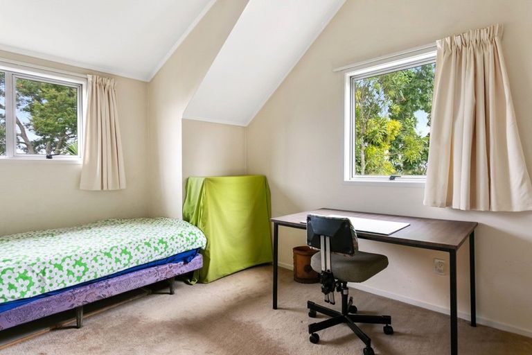 Photo of property in 18 Kurupae Road, Hilltop, Taupo, 3330