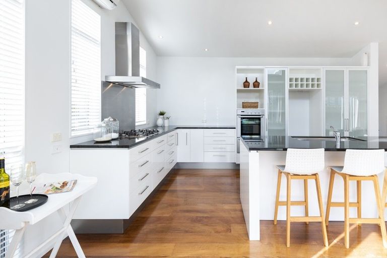 Photo of property in 12 Tranquility Rise, Mellons Bay, Auckland, 2014