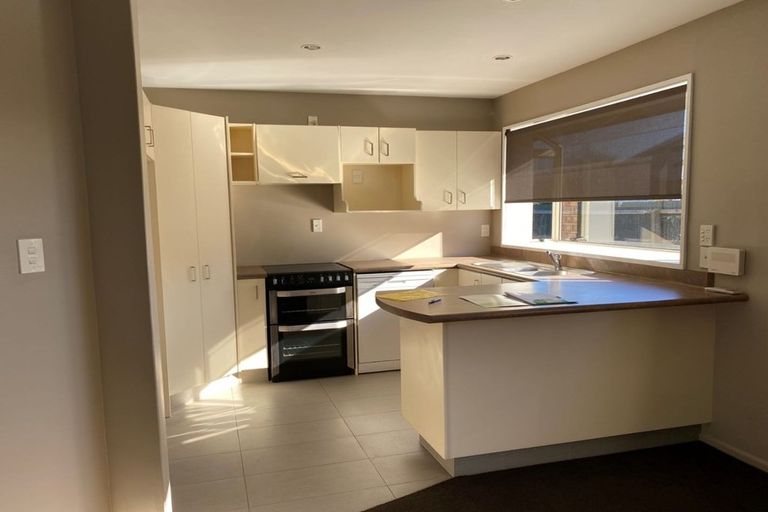 Photo of property in 2/10 Thistledown Place, Woolston, Christchurch, 8062