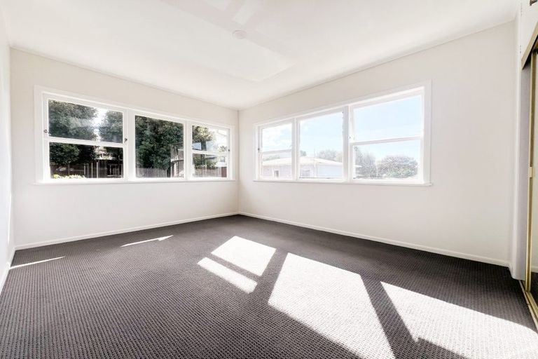 Photo of property in 12 Megan Avenue, Pakuranga Heights, Auckland, 2010