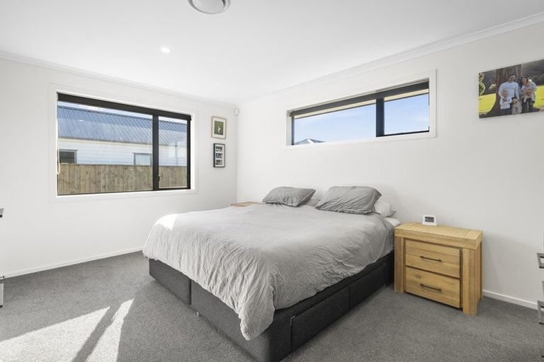 Photo of property in 16 Austin Reid Avenue, Carterton, 5713