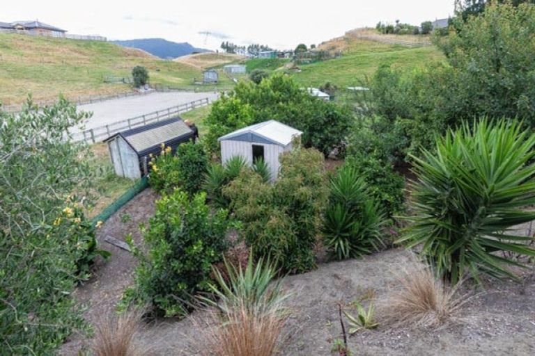 Photo of property in 52 Harakeke Road, Te Horo, Otaki, 5581