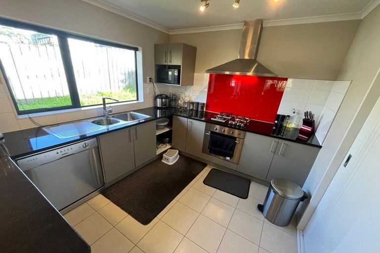 Photo of property in 19a Kelwyn Road, Kelston, Auckland, 0602