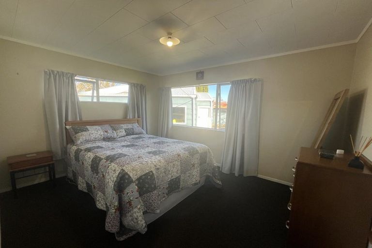 Photo of property in 25 Kaweka Place, Havelock North, 4130