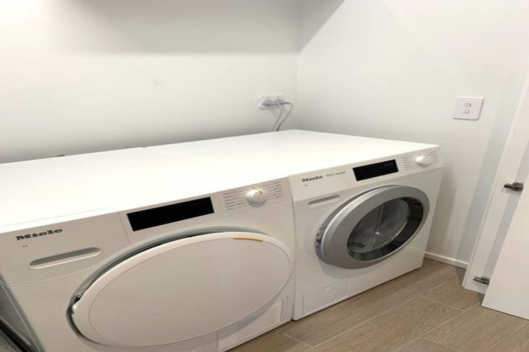 Photo of property in 6 Caples Place, Fernhill, Queenstown, 9300