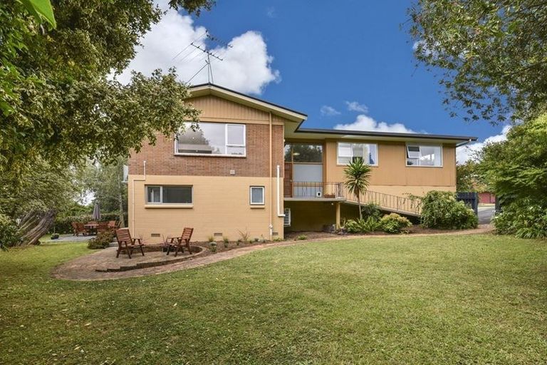 Photo of property in 8 Jessmae Place, Hillcrest, Auckland, 0627