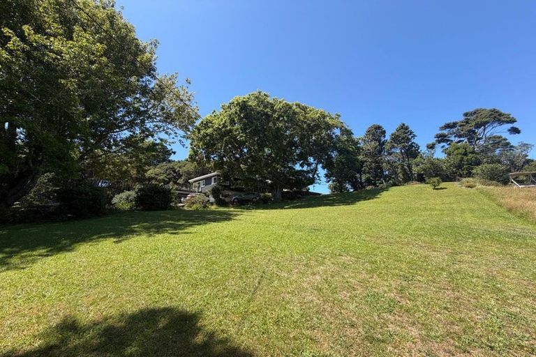 Photo of property in 274 Scenic Drive, Titirangi, Auckland, 0604