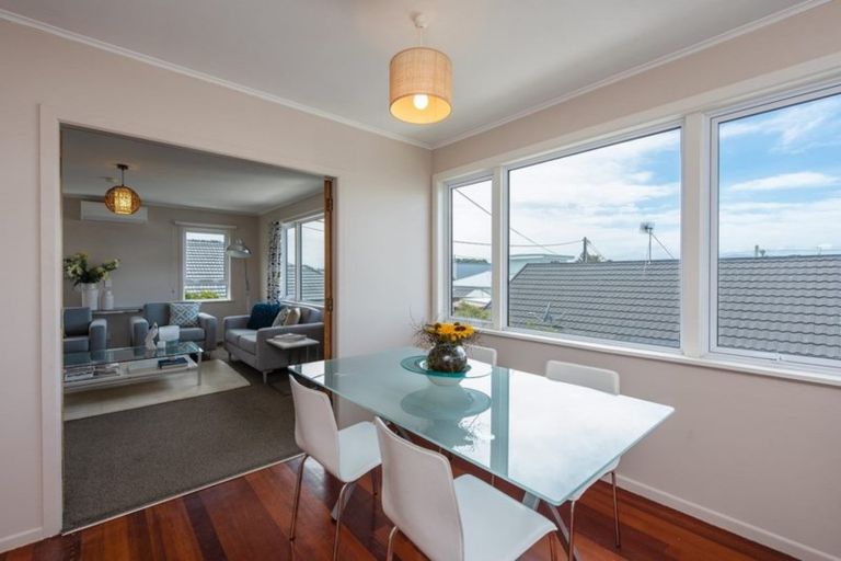 Photo of property in 186b Queens Drive, Lyall Bay, Wellington, 6022