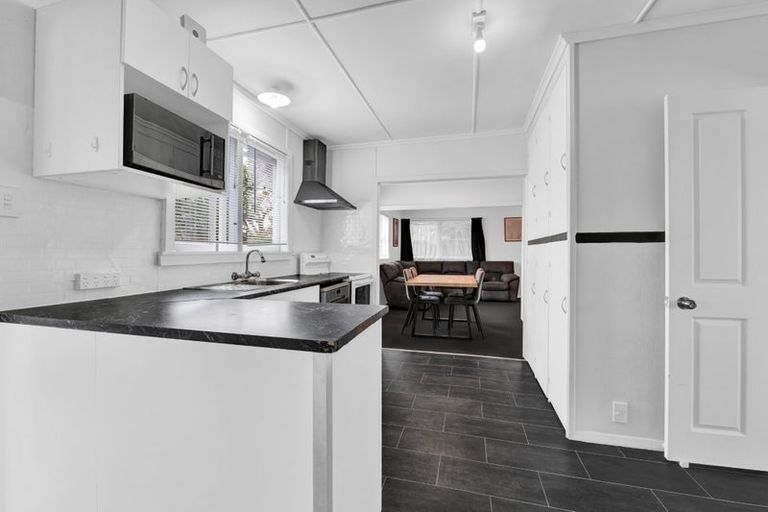 Photo of property in 59 Camberwell Road, Hawera, 4610