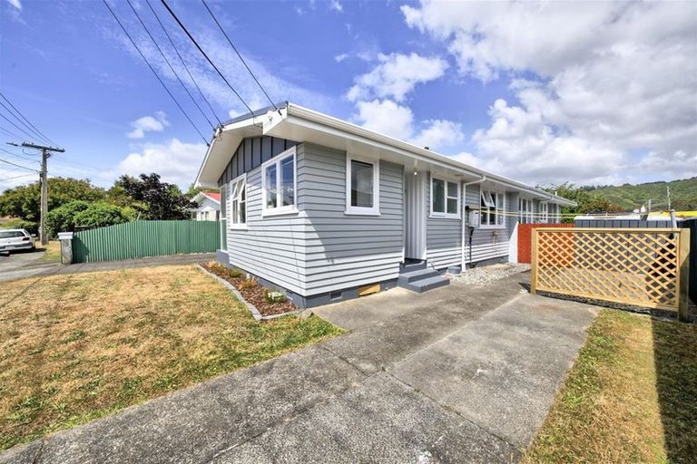 Photo of property in 1/18 Benge Crescent, Clouston Park, Upper Hutt, 5018