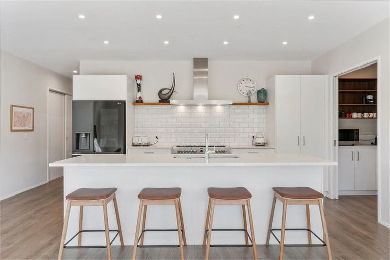 Photo of property in 6 Fruitlands Road, Kumeu, 0810