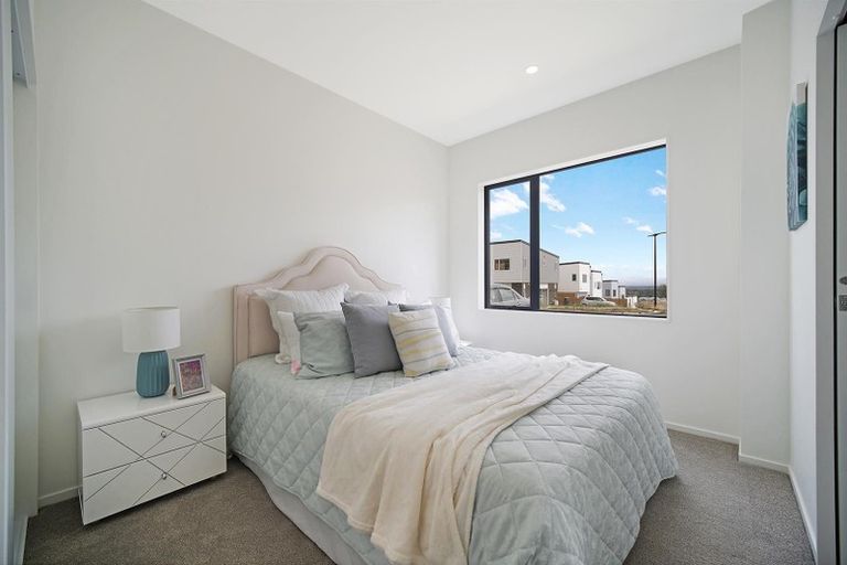 Photo of property in 20b Crestview Rise, Papakura, 2110