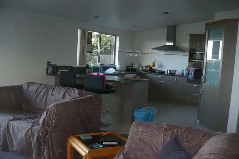 Photo of property in 1 Cron Avenue, Te Atatu South, Auckland, 0610