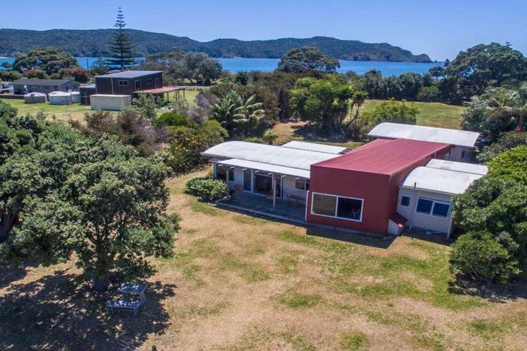 Photo of property in 812 Whangaruru North Road, Whangaruru, Russell, 0184